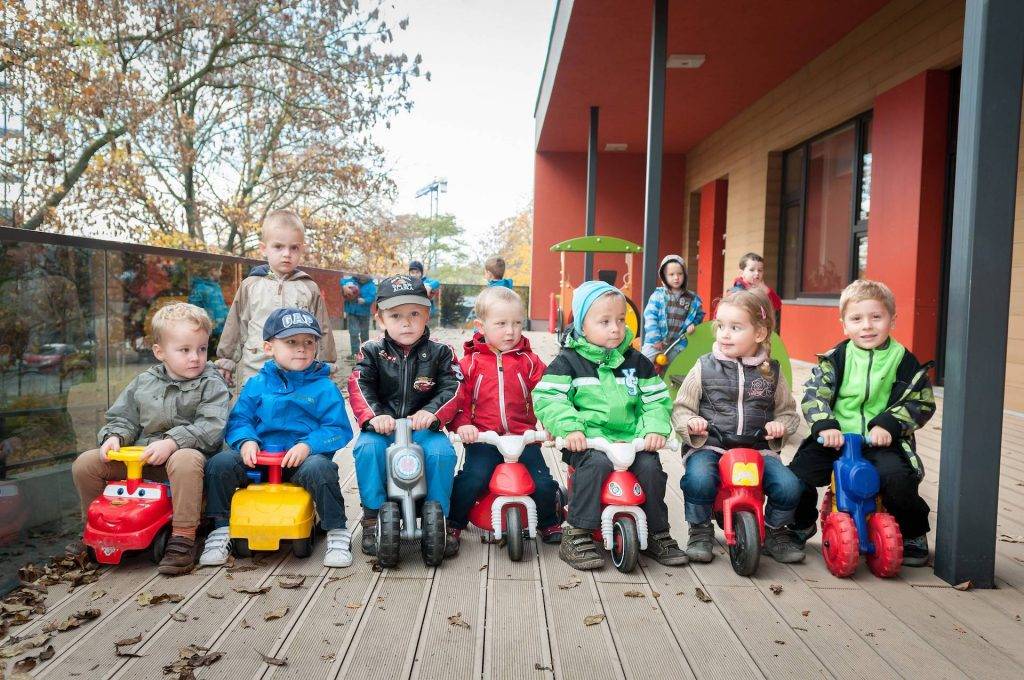 Děti na motorkách v Mateřské škole Paleček