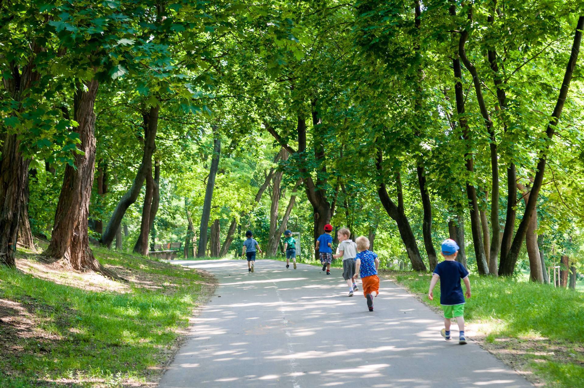 Pražský park a děti z Mateřské školy Paleček